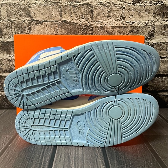 Jordan 1 Mid UNC 2013 US Mens Size 11.5 Nike North Carolina AJ1 Baby Blue - Picture 12 of 12